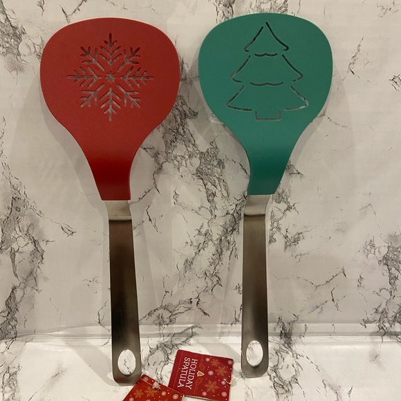 *NEW* Christmas Snowflake & Christmas Tree Shaped Silicone Flexible Spatula - Picture 4 of 7